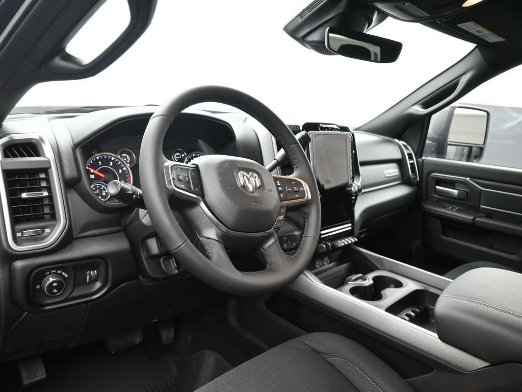 New 2026 Diamond Black Crystal Pearl-Coat Exterior Paint RAM Big Horn image 9