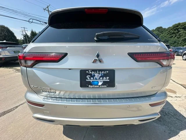Used 2024 Silver Mitsubishi SE image 34