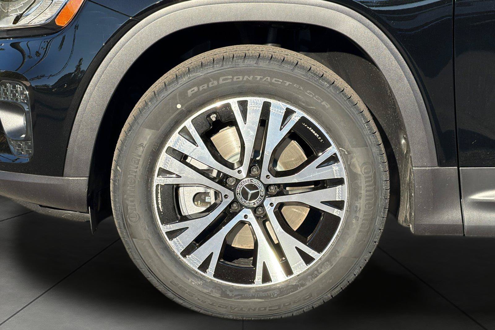 New 2026 Night Black Mercedes-Benz GLB 250 image 3