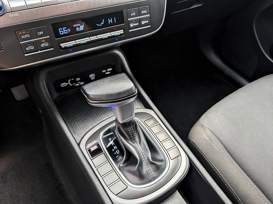 Used 2025 Cyber Gray Metallic Hyundai SEL image 20
