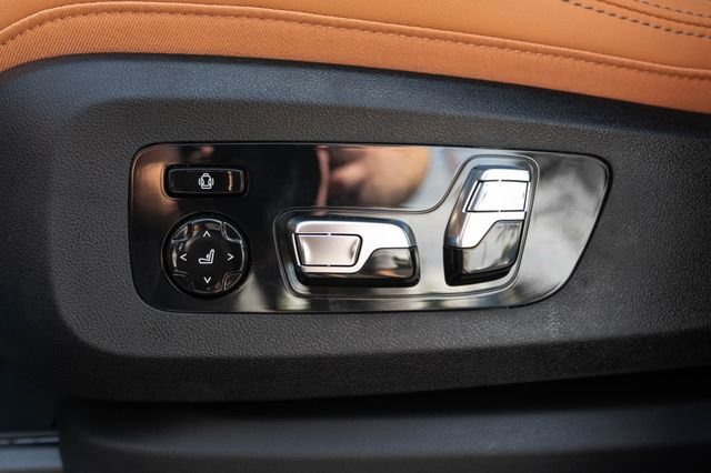 New 2026 Dravit Grey Metallic BMW M60i image 23