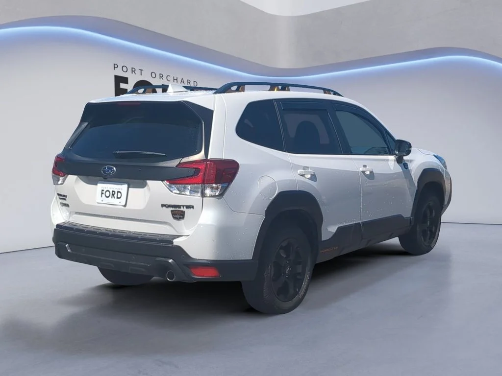 Used 2022 White Subaru Wilderness image 7