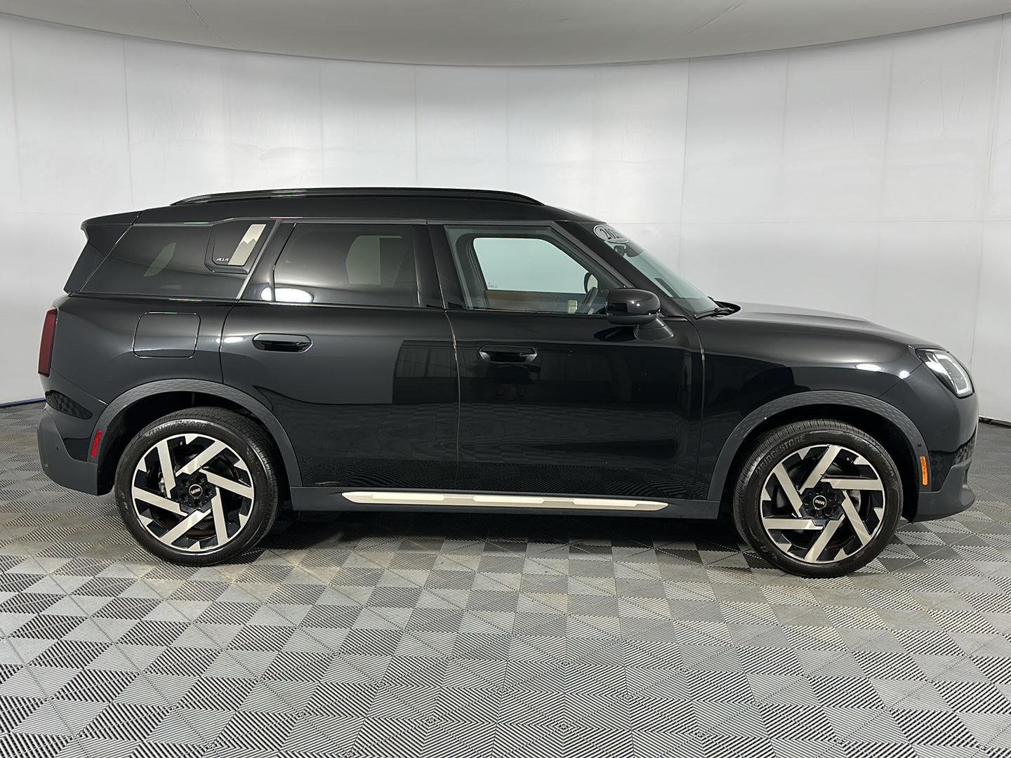 Used 2025 Midnight Black II Metallic MINI S image 26