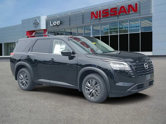 2026 Nissan Pathfinder SV 2WD's photo