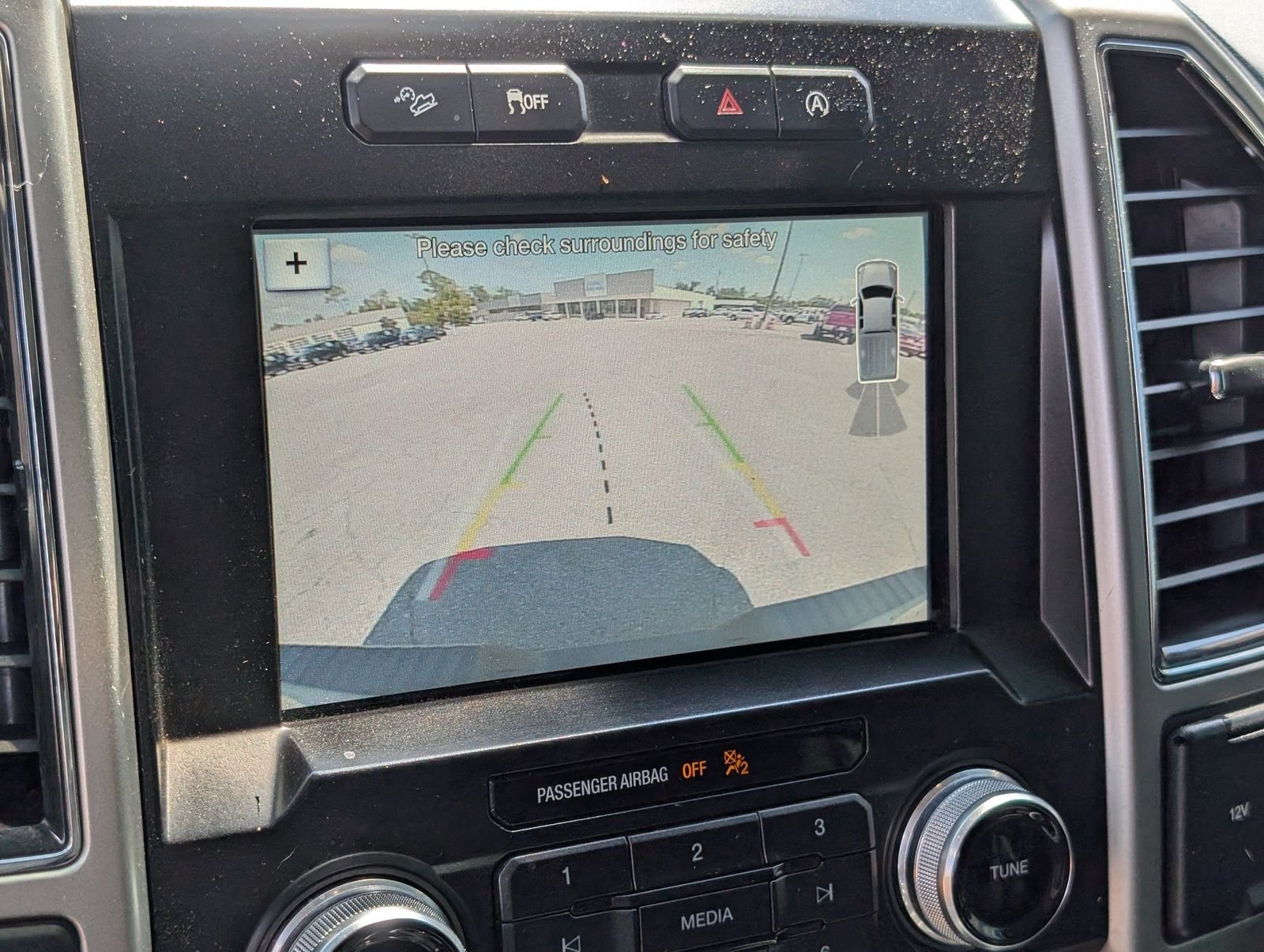 Used 2018 Oxford White Ford Lariat image 23