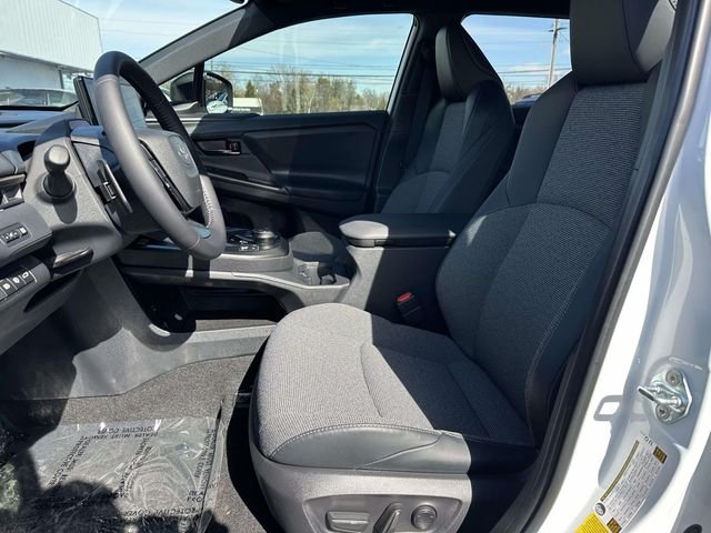 2026 Toyota bZ XLE - Photo 15