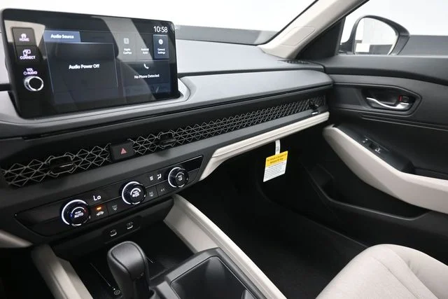 New 2026 Platinum White Pearl Honda LX image 31
