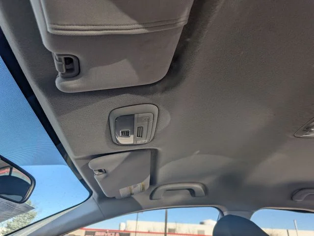 Used 2016 White Subaru 2.0i image 13