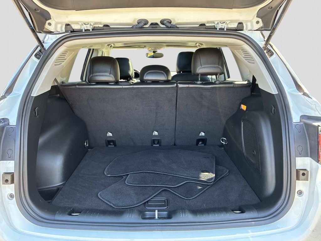 Used 2022 White Jeep Limited image 13