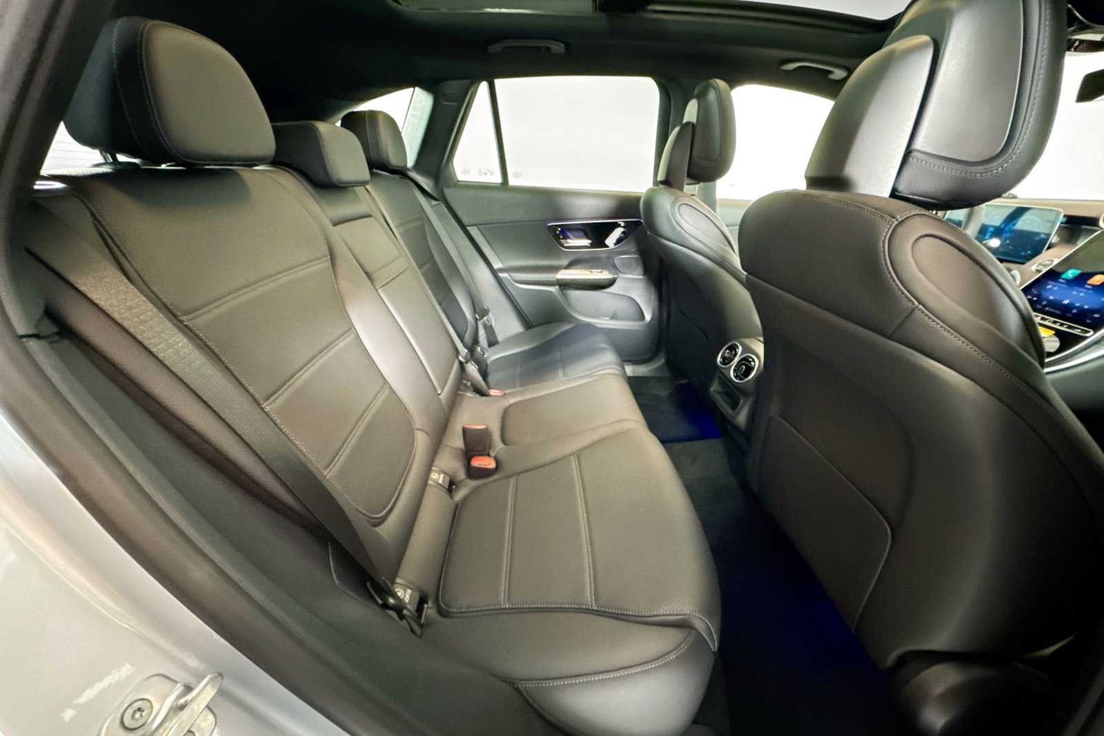 New 2026 Cirrus Silver Metallic Mercedes-Benz GLC 300 image 25