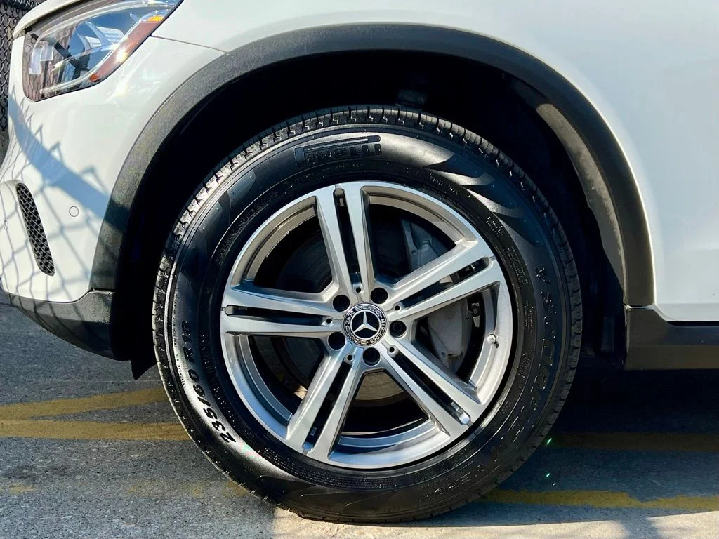 Certified Used 2022  Mercedes-Benz GLC 300 image 12