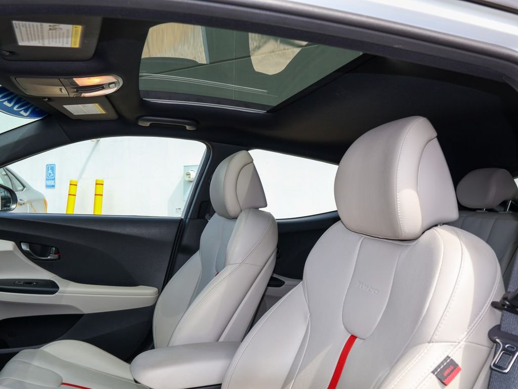 Used 2020 White Hyundai Turbo Ultimate image 12