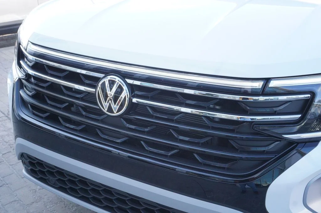New 2026 White/off-white Volkswagen 2.0T Peak Edition image 35