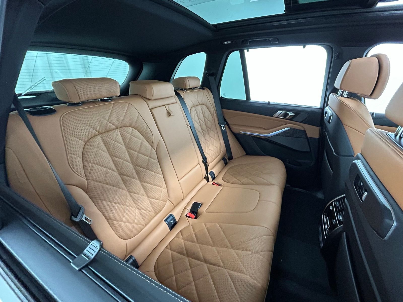 New 2026 Black Sapphire Metallic BMW xDrive40i image 72