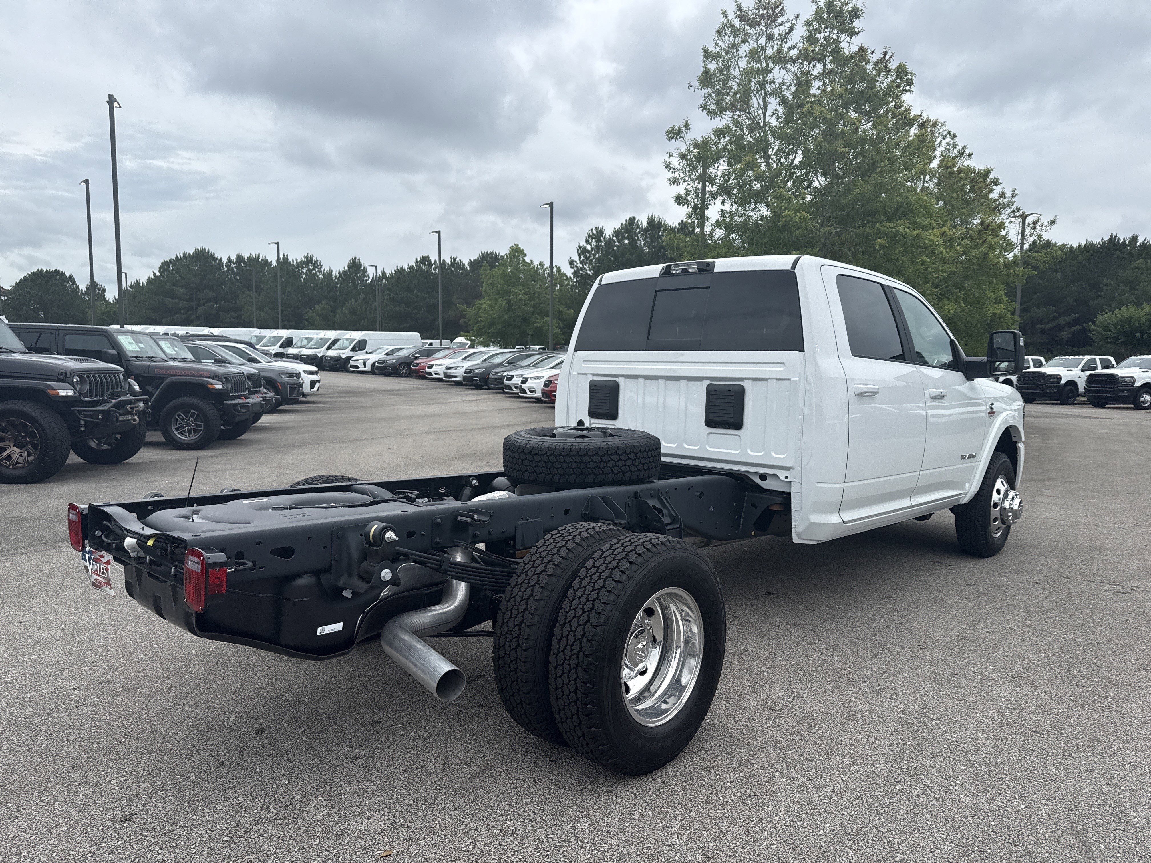 New 2026 Bright White Clearcoat RAM Tradesman image 7