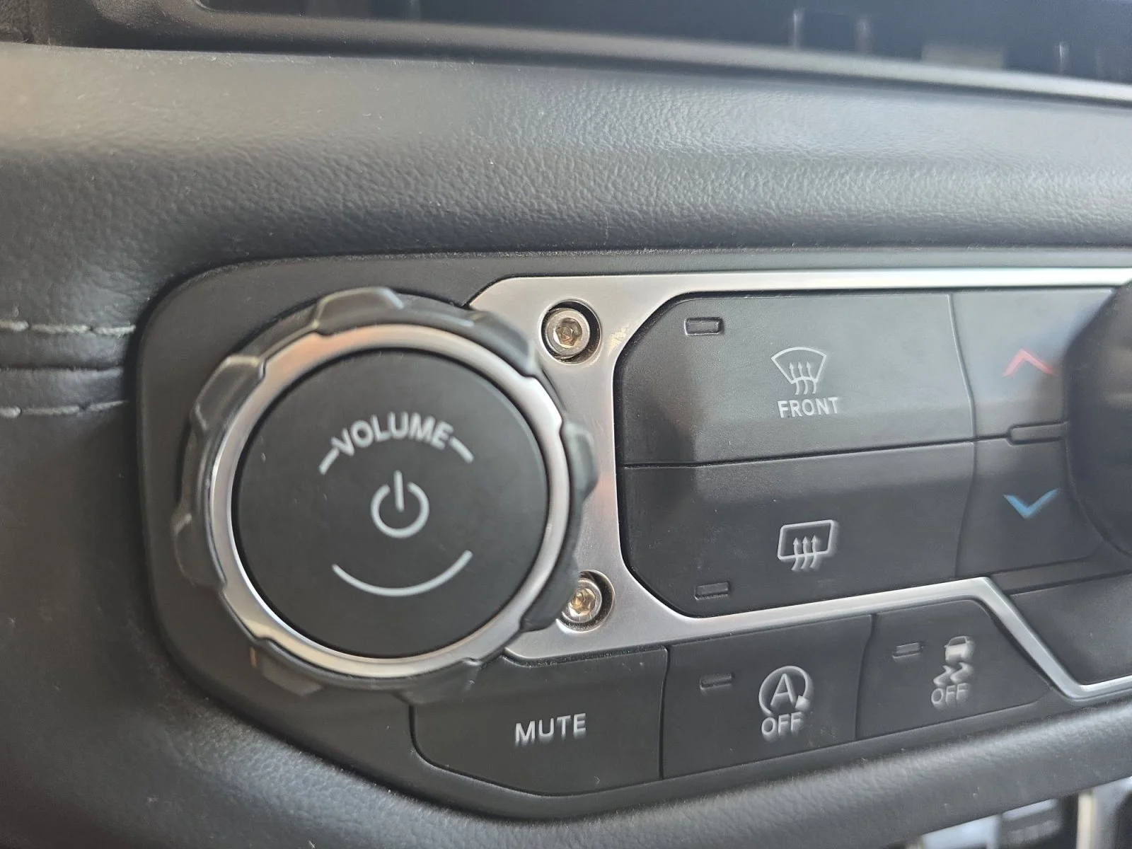 Used 2025 Fathom Blue Pearlcoat Jeep Mojave image 14