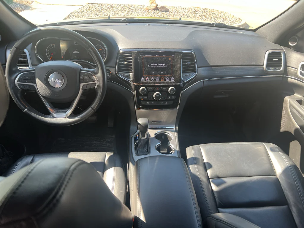 Used 2021 Granite Crystal Clearcoat Metallic Jeep Limited image 2