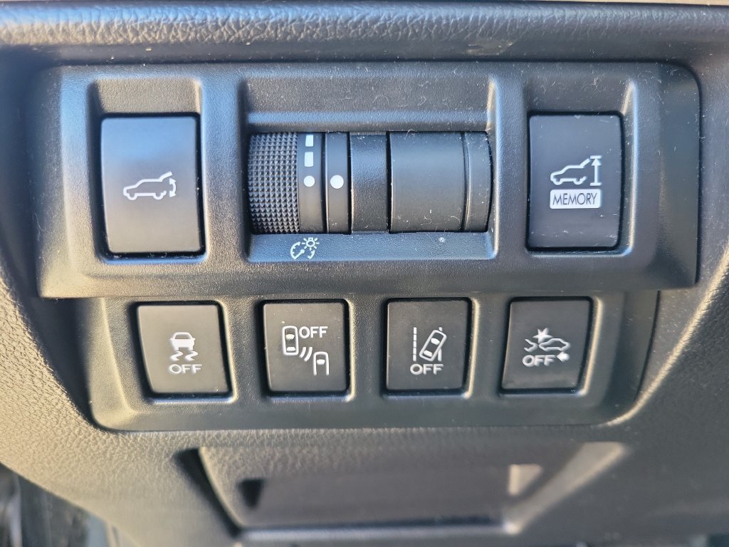 Used 2019 Black Subaru 2.5i Touring image 22