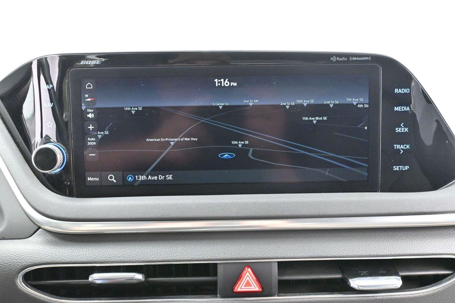 Used 2022 Phantom Black Hyundai SEL Plus image 22