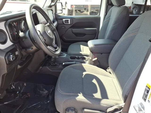 Used 2025 White Jeep Nighthawk image 13