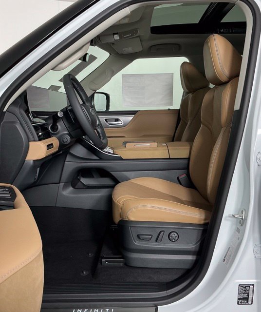 New 2027 White INFINITI LUXE image 13