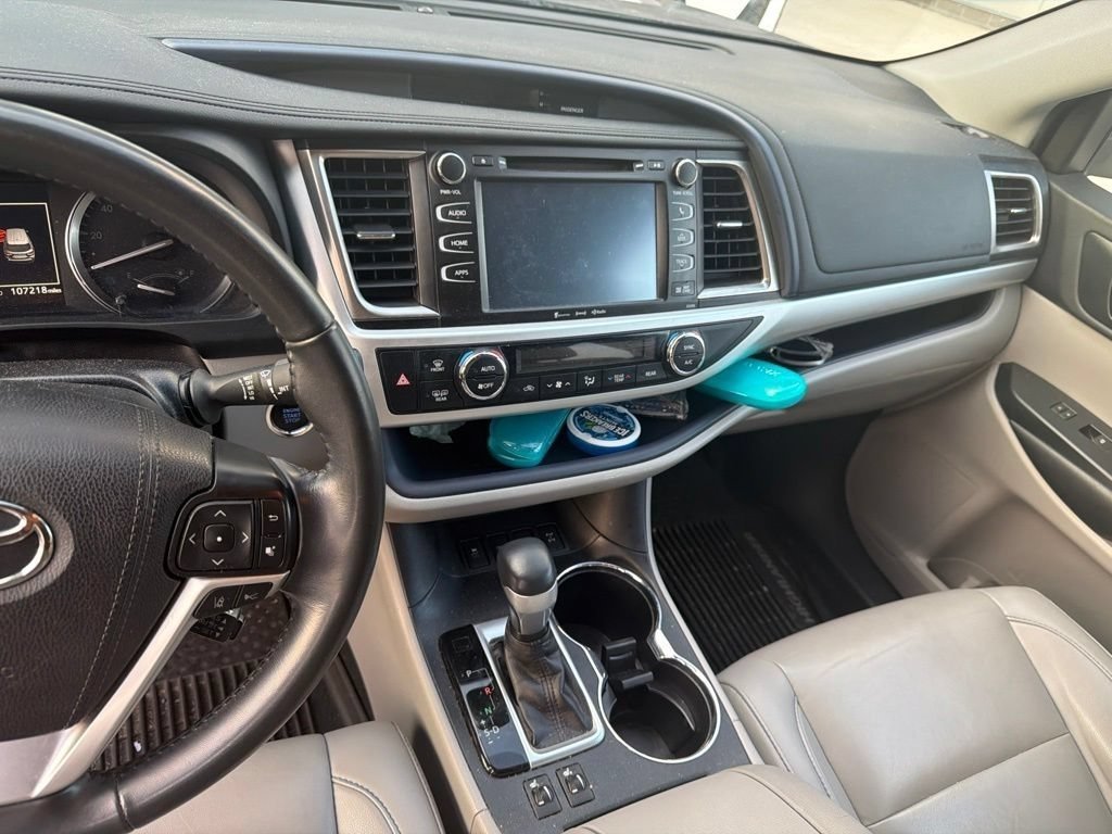 Used 2019 Predawn Gray Mica Toyota SE image 28