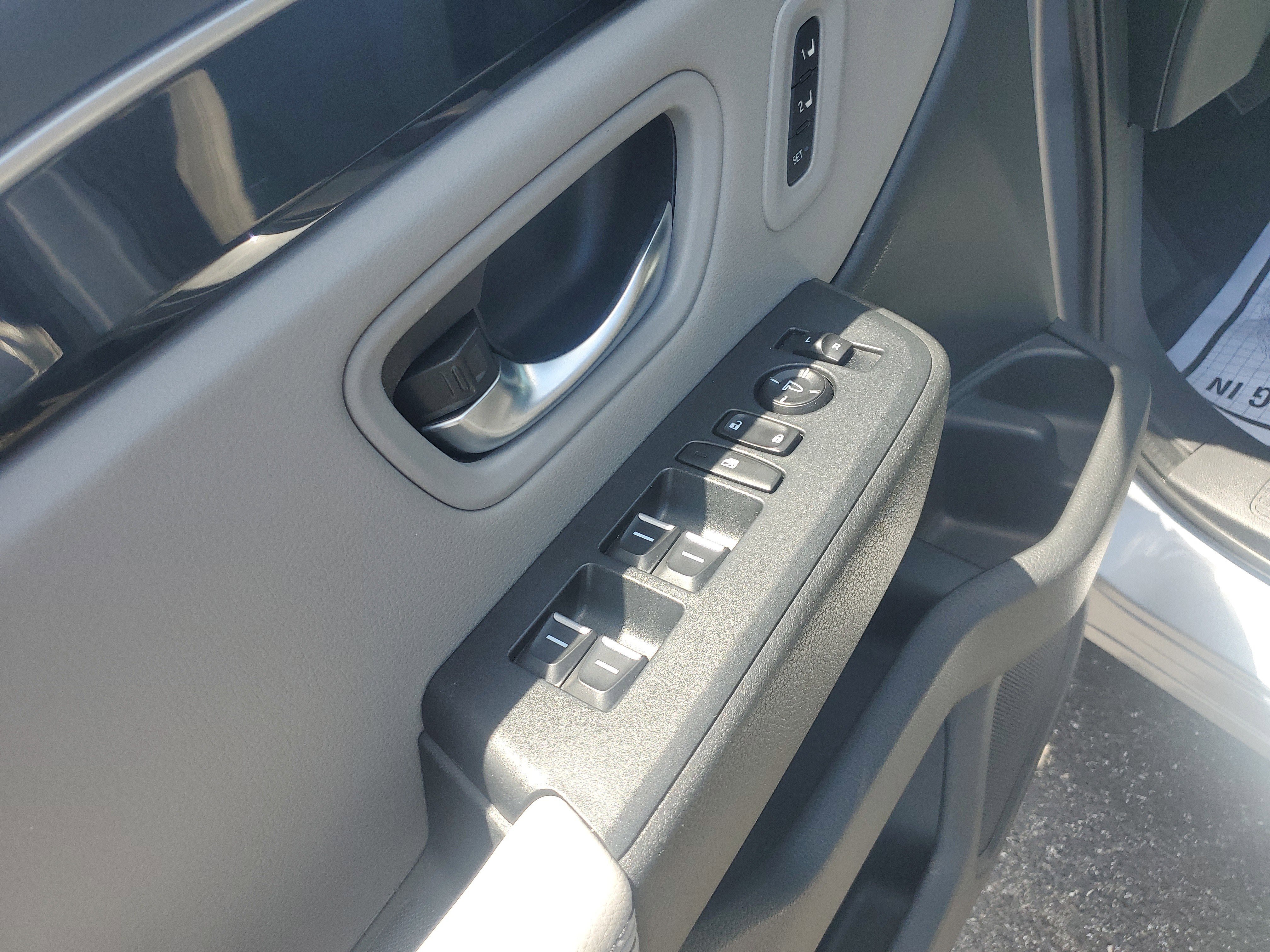 Used 2023 Lunar Silver Metallic Honda Touring image 22