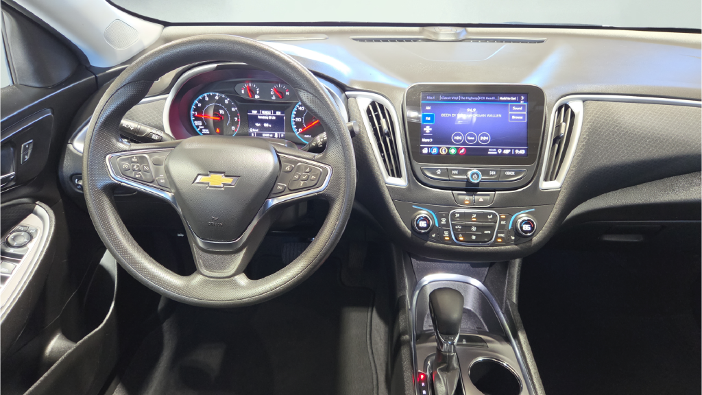 Used 2023 Gray Chevrolet LT image 22
