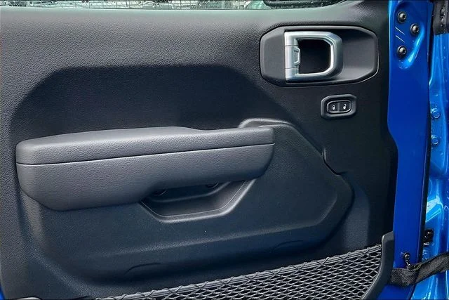 New 2026 Hydro Blue Pearl-Coat Exterior Paint Jeep Sport image 24