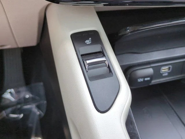 Certified Used 2025 White Kia S image 24