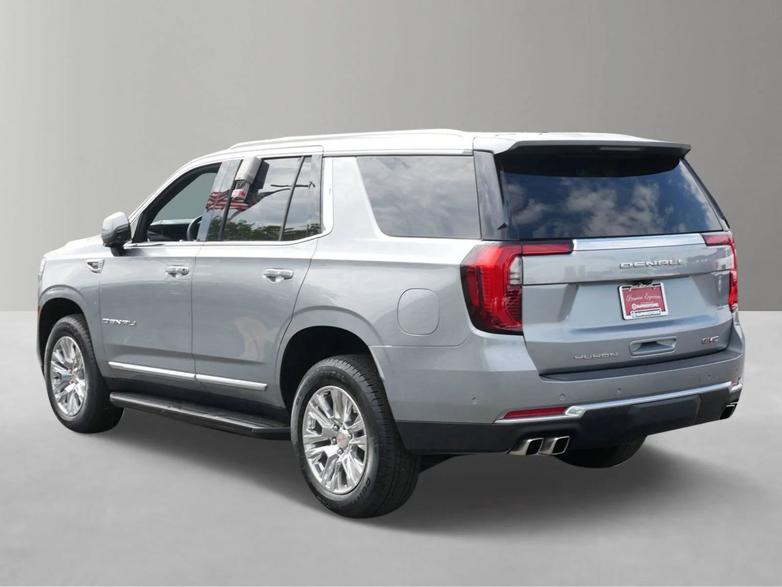 Used 2025 Sterling Metallic GMC Denali image 3
