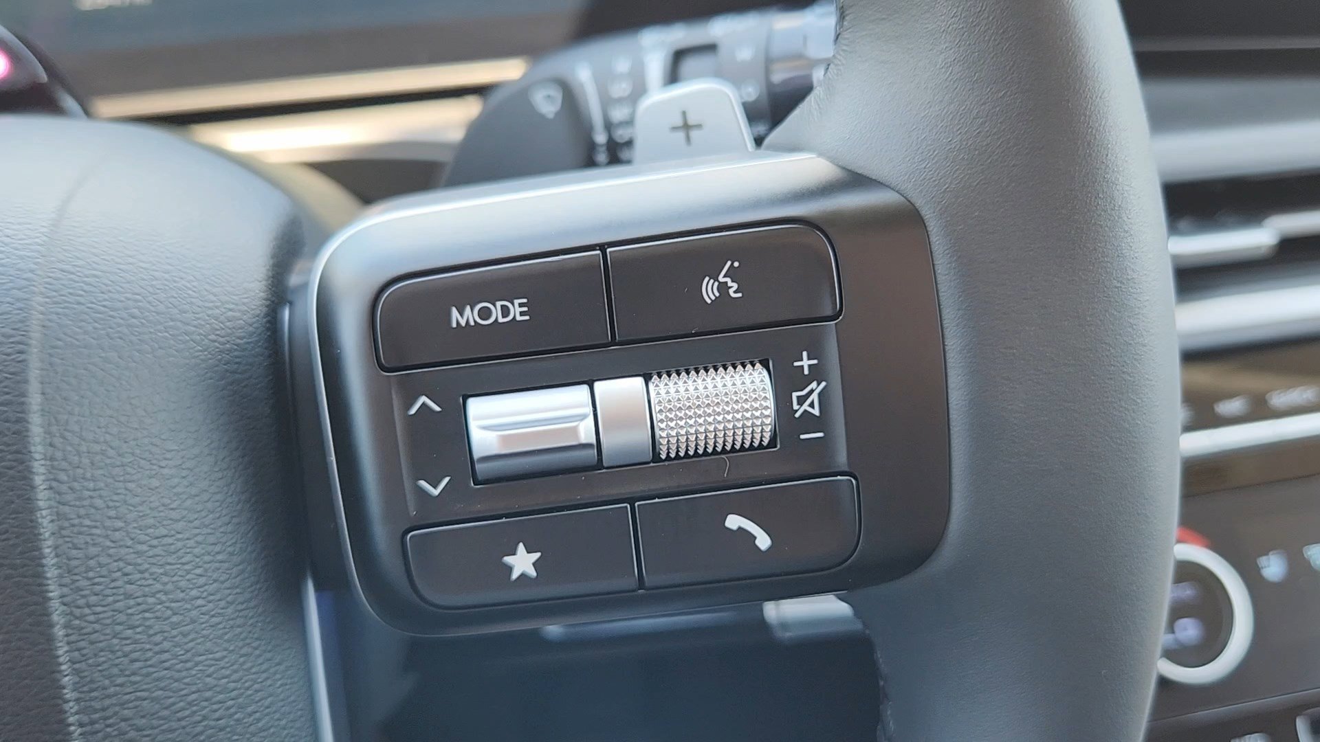 2026 Hyundai Santa Fe SEL - Photo 12