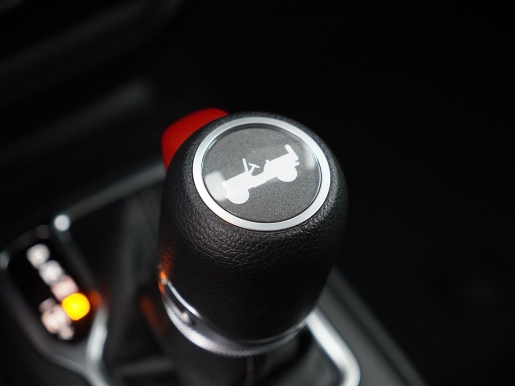 New 2026 Bright White Clear-Coat Exterior Paint Jeep Sport image 15