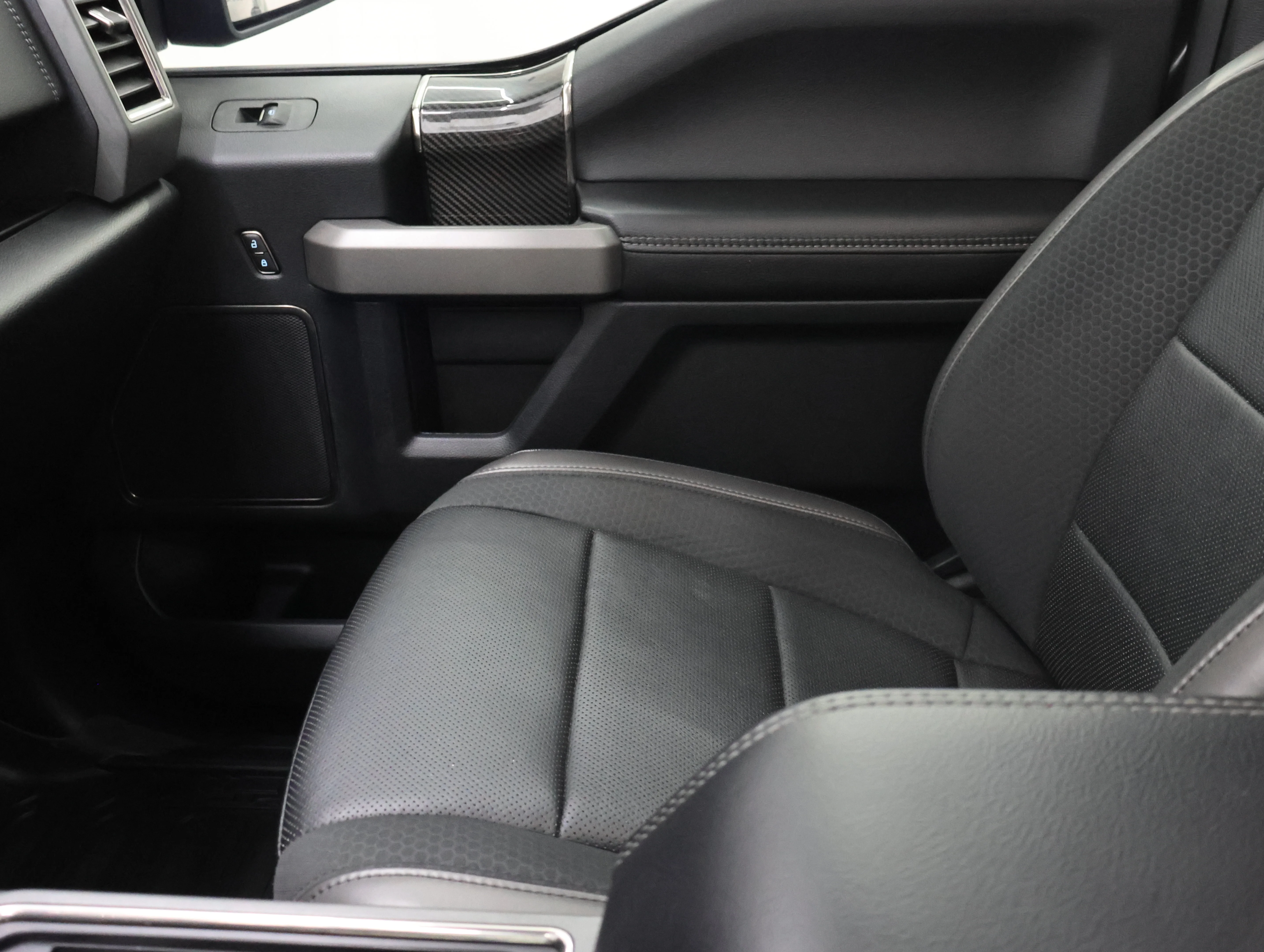 Used 2019 Magnetic Metallic Ford Raptor image 14