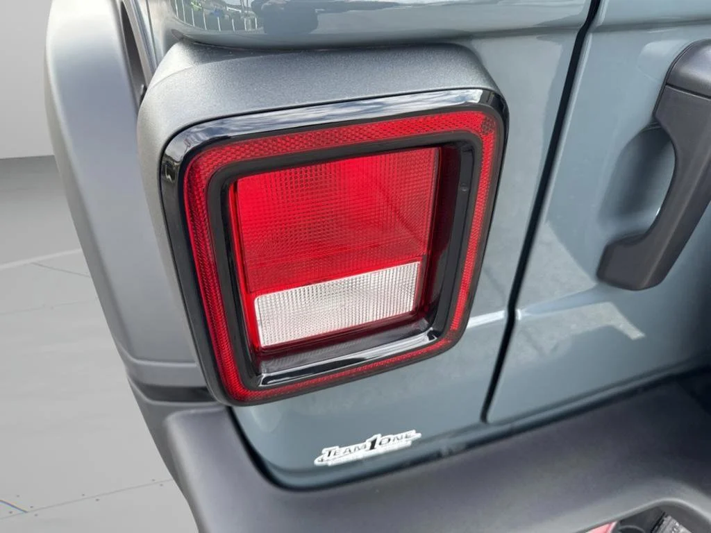 New 2026 Anvil Clear-Coat Exterior Paint Jeep Sport S image 28
