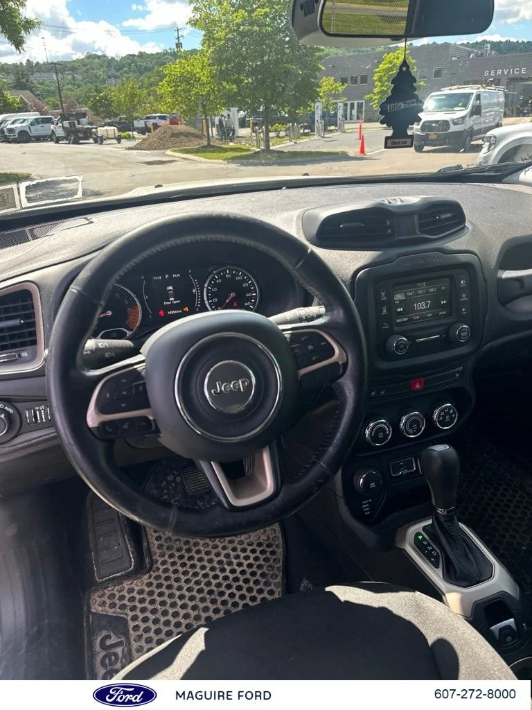 Used 2017 White Jeep Latitude image 15