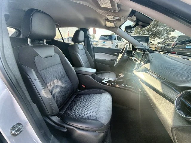 Certified Used 2025 Summit White Chevrolet LT image 26