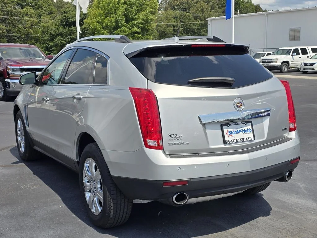 Used 2014 RADIANT SILVER METALLIC Cadillac Luxury Collection image 5