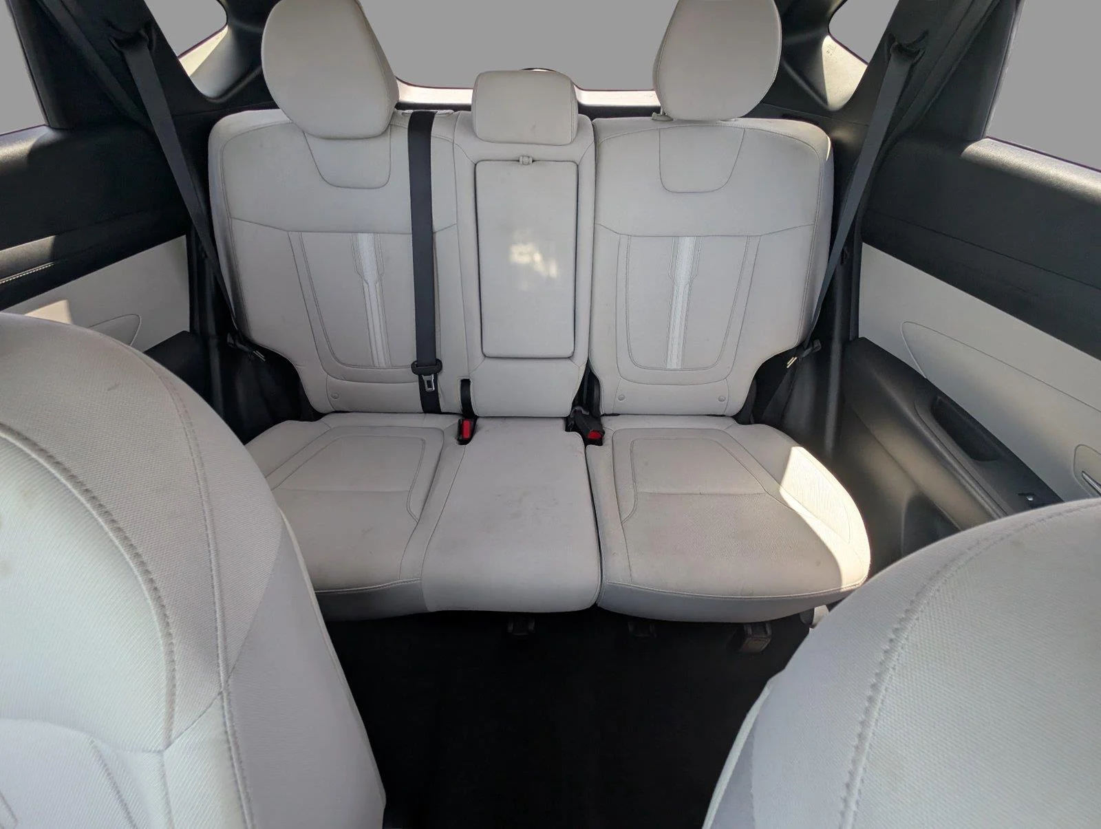Used 2025 Shimmering Silver Hyundai SEL image 33