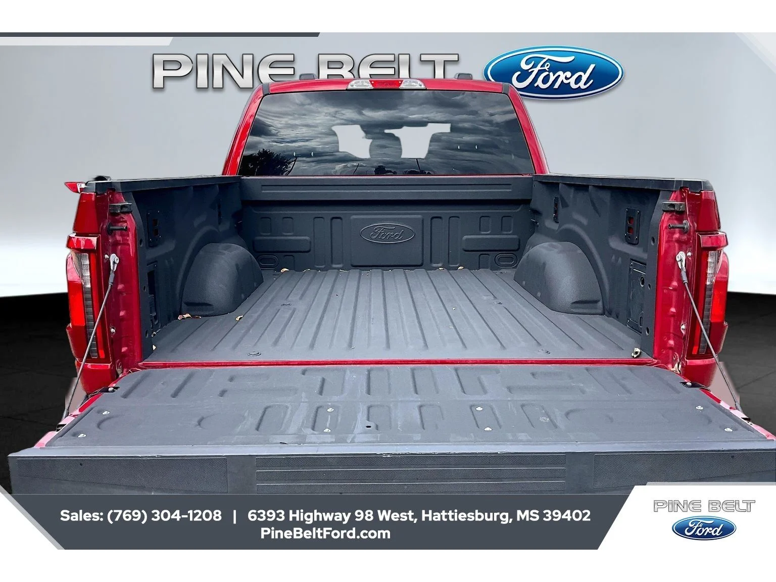 Used 2025 Rapid Red Metallic Tinted Clearcoat Ford XLT image 12