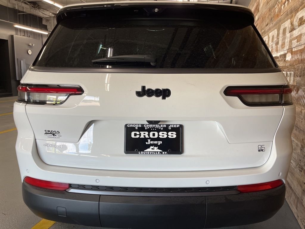 New 2026 Bright White Clear-Coat Exterior Paint Jeep Limited image 21