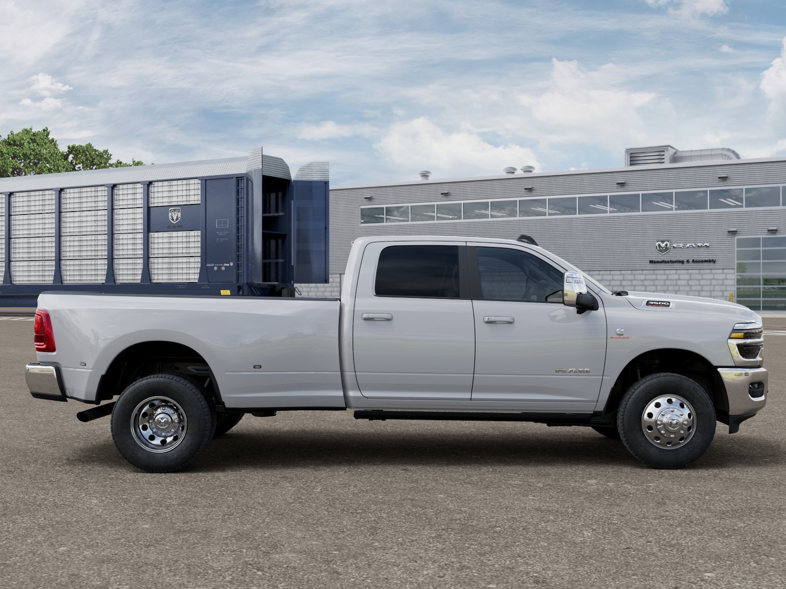 New 2026 Bright White Clear-Coat Exterior Paint RAM LARAMIE image 26
