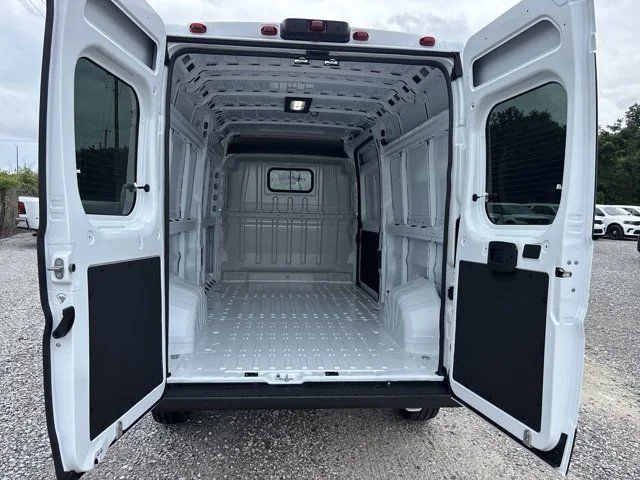 New 2026 Bright White Clear-Coat Exterior Paint RAM High Roof image 6