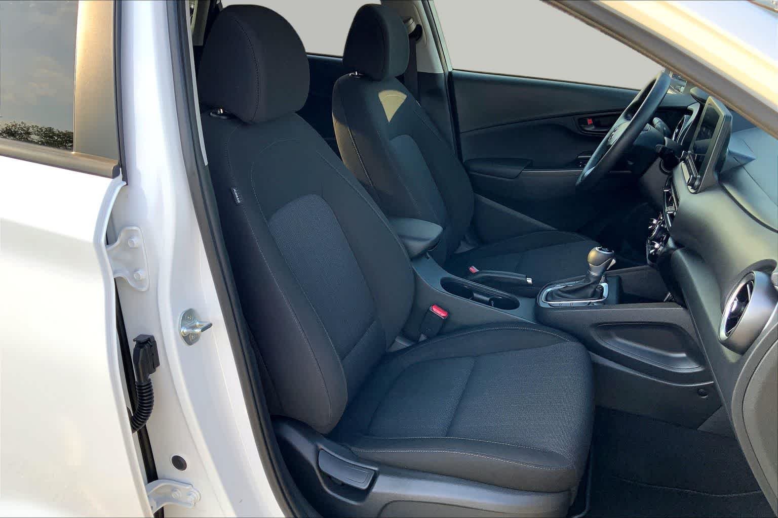 Used 2022 Lunar White Hyundai SEL image 9