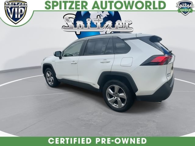 Used 2021 White Toyota XLE Premium image 7