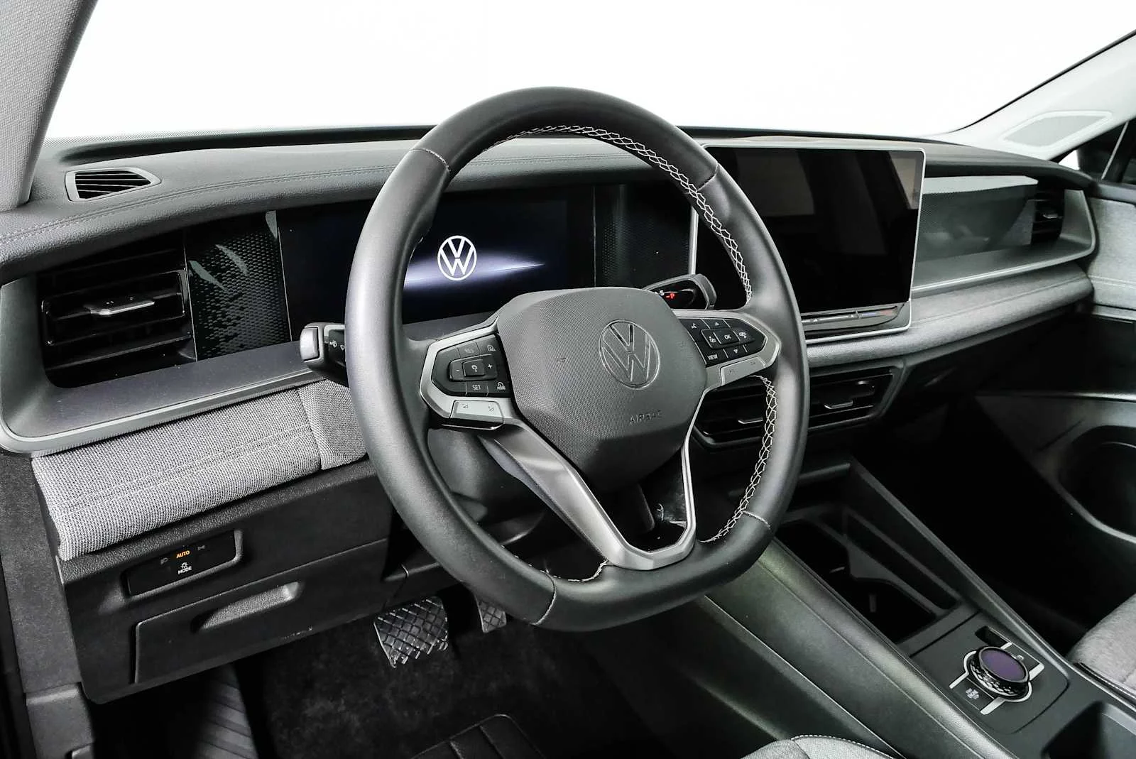 Certified Used 2025 Deep Black Pearl Volkswagen S image 4