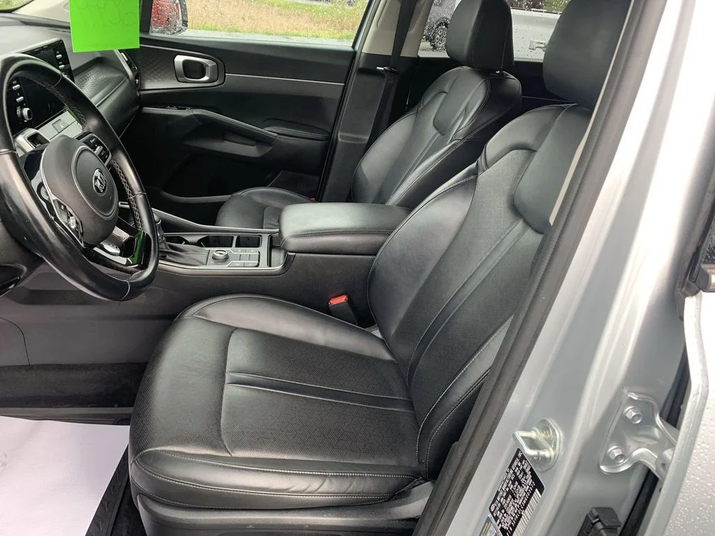 Used 2021 Silver Kia S image 3