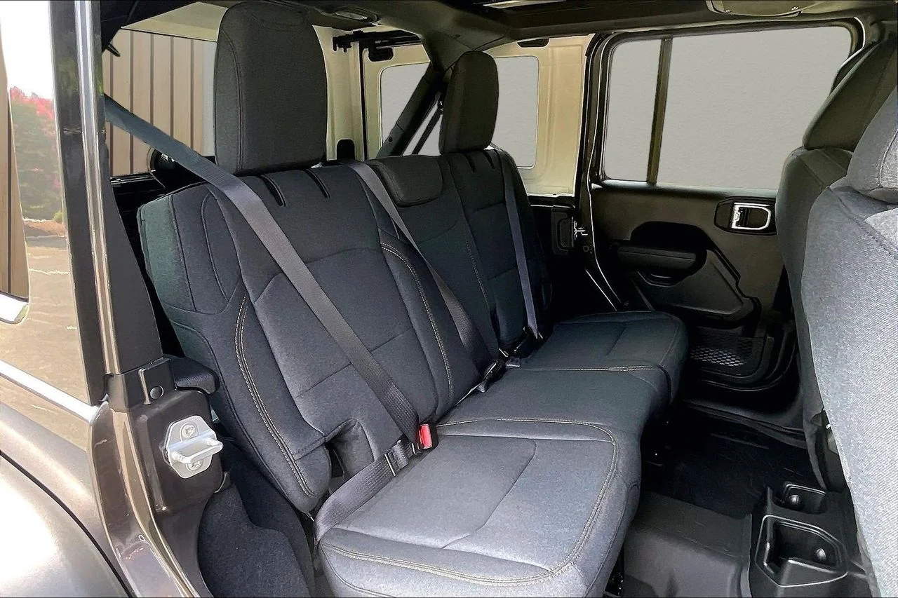 New 2026 Granite Crystal Metallic Clear-Coat Exterior Paint Jeep Sport image 19