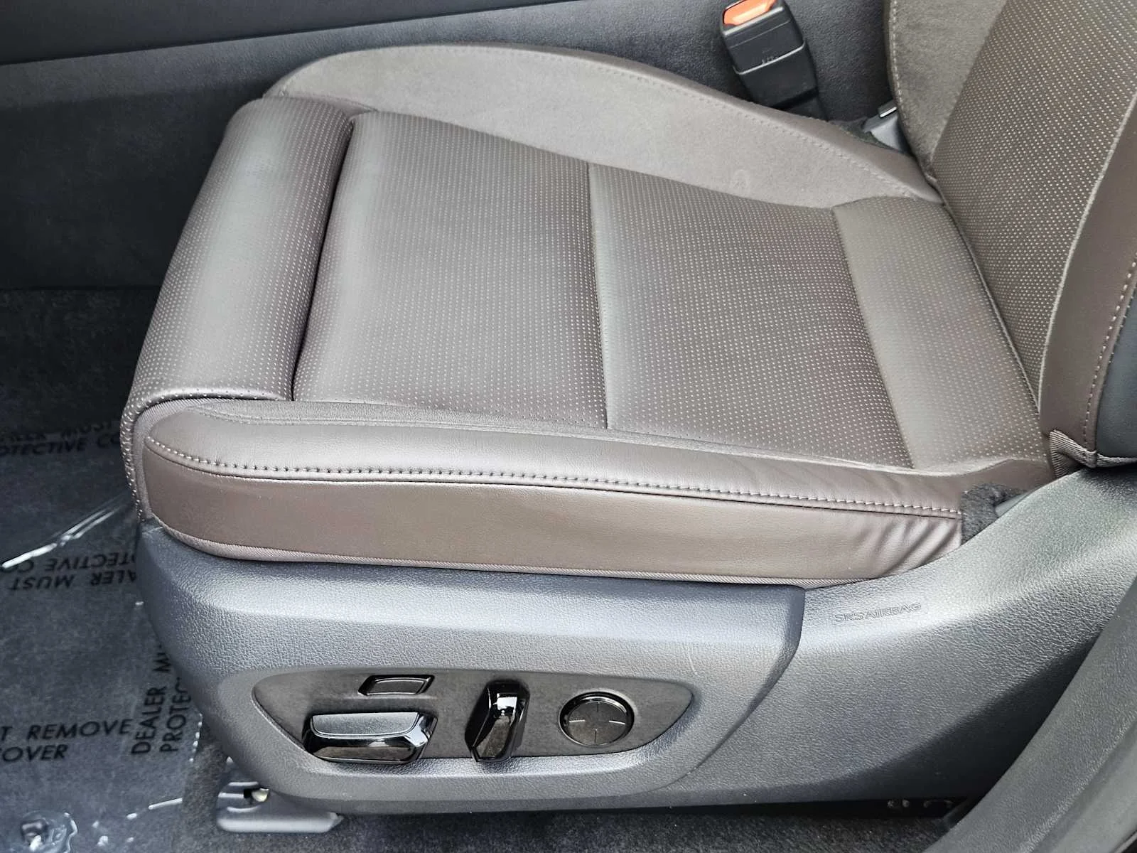 Certified Used 2025 CAVIAR Lexus Luxury image 19