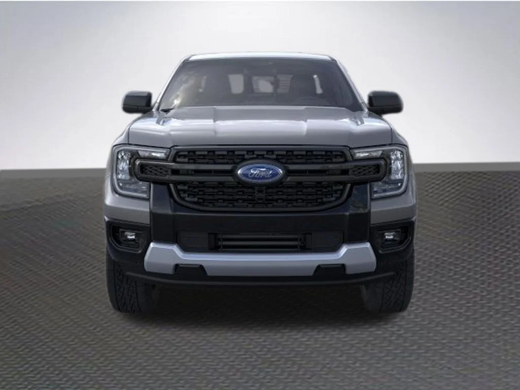 New 2026 Carbonized Gray Metallic Ford XLT image 6